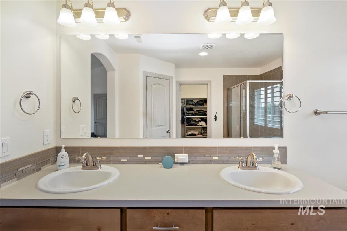 9472 S Rock Cliffs Way