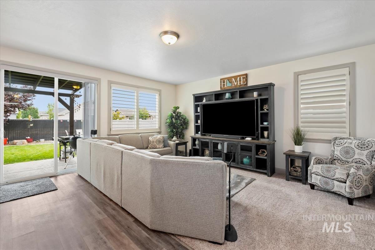 9472 S Rock Cliffs Way