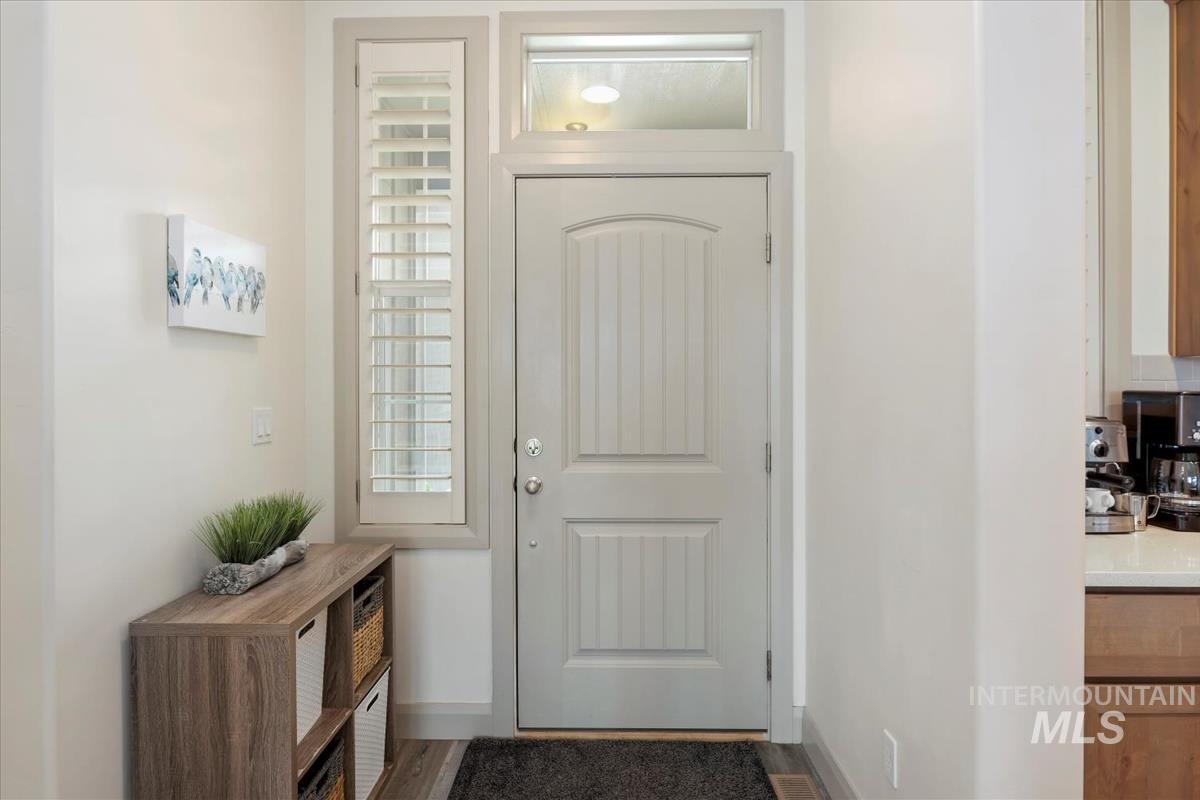 9472 S Rock Cliffs Way