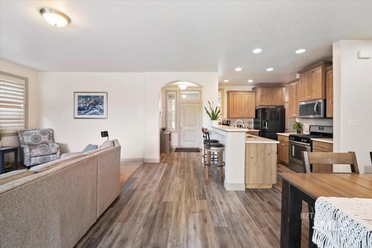 9472 S Rock Cliffs Way