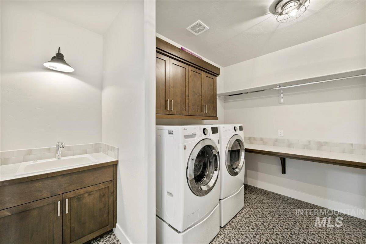 5569 S Stromboli Pl