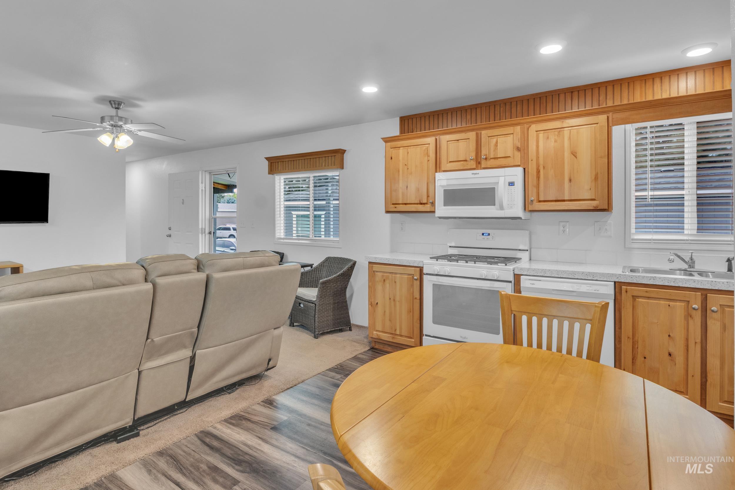 1011 N Fawn Lane