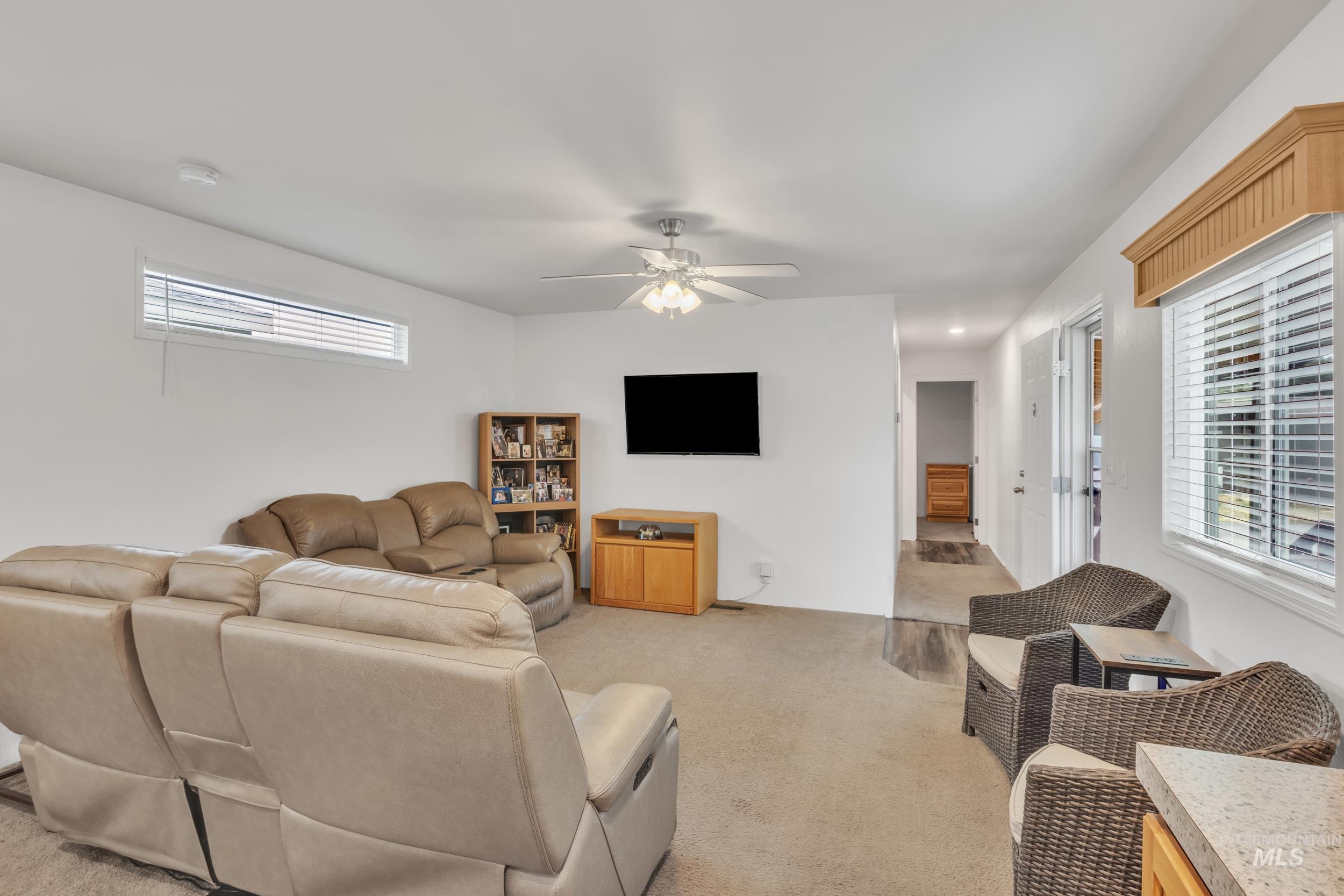 1011 N Fawn Lane