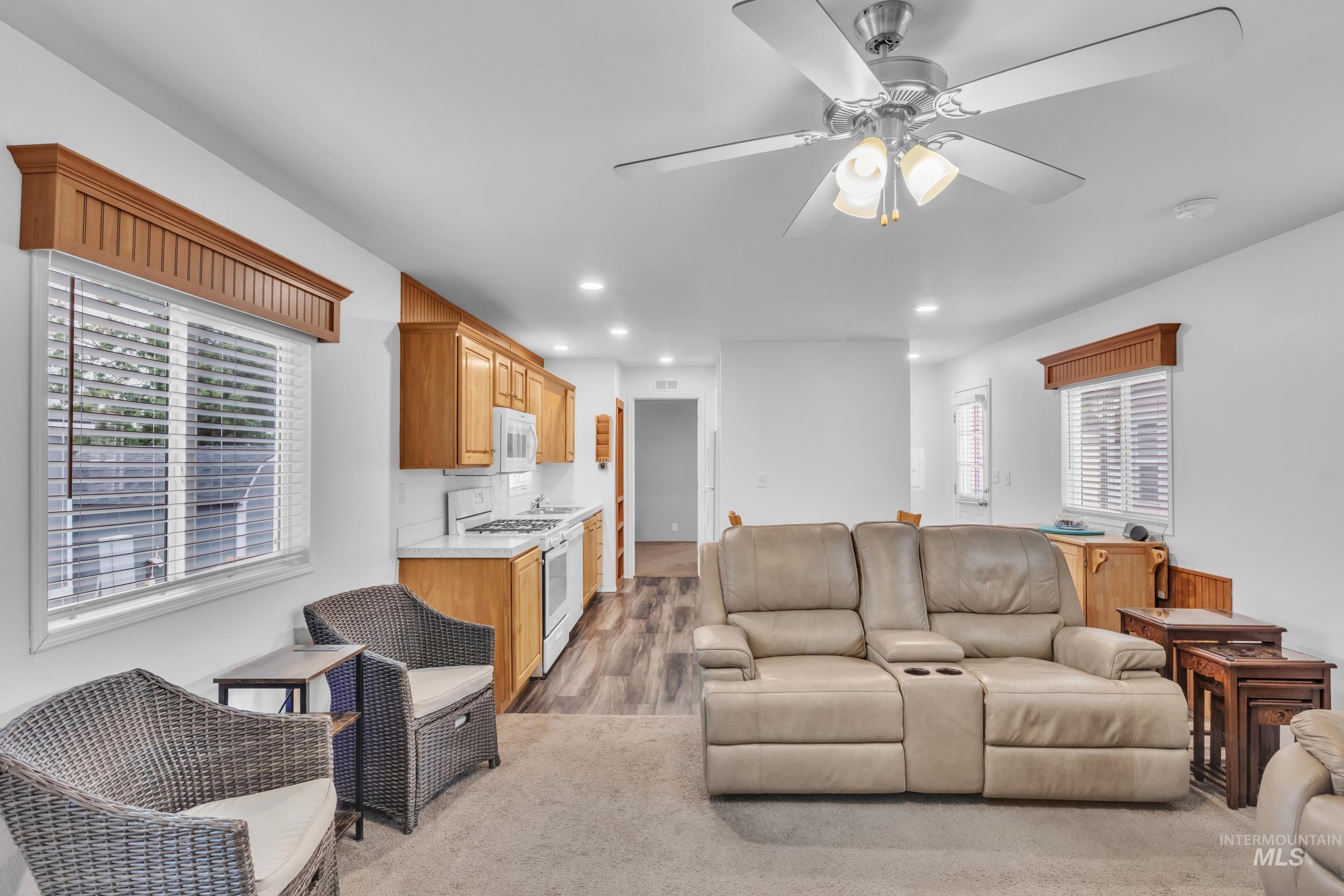 1011 N Fawn Lane