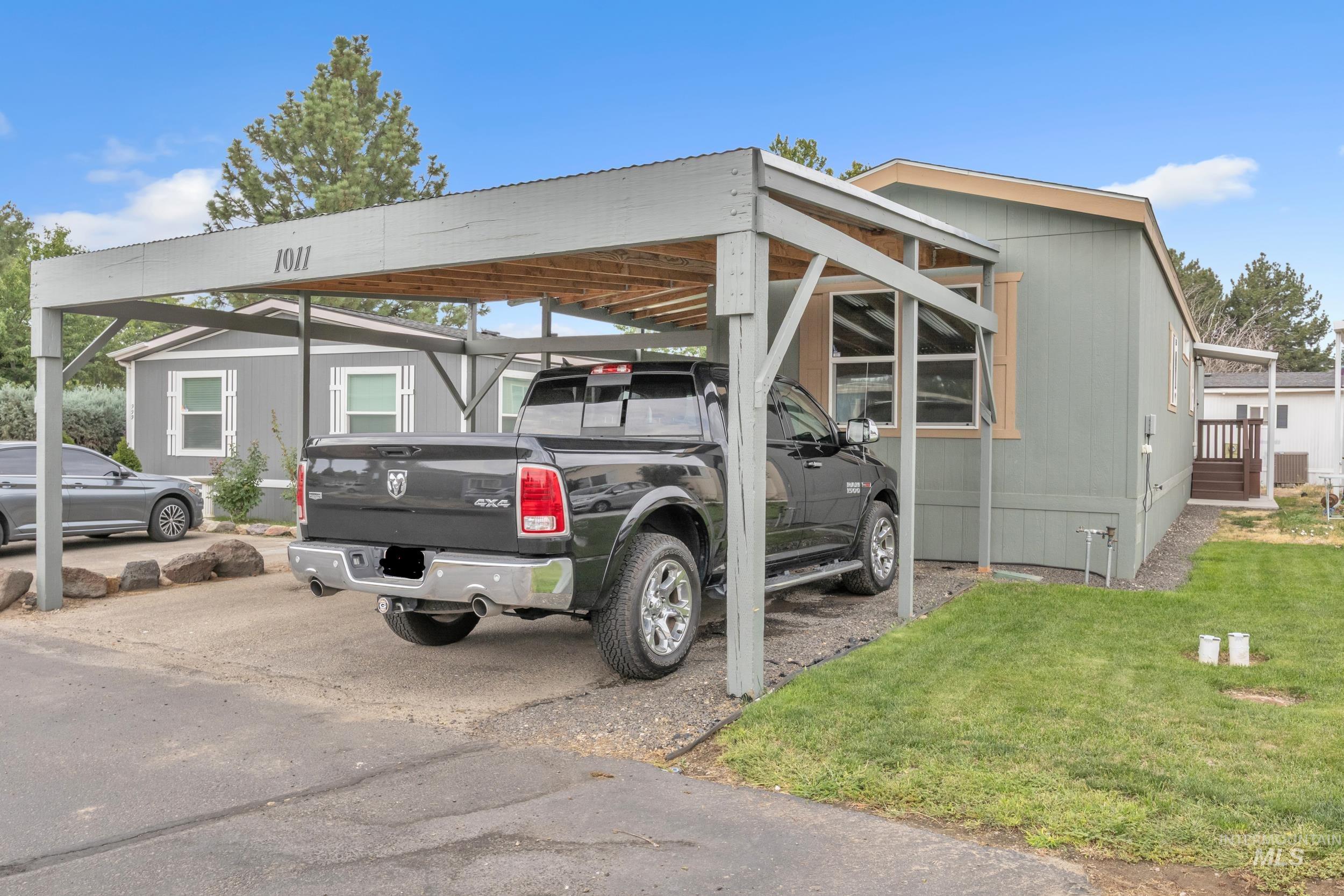 1011 N Fawn Lane