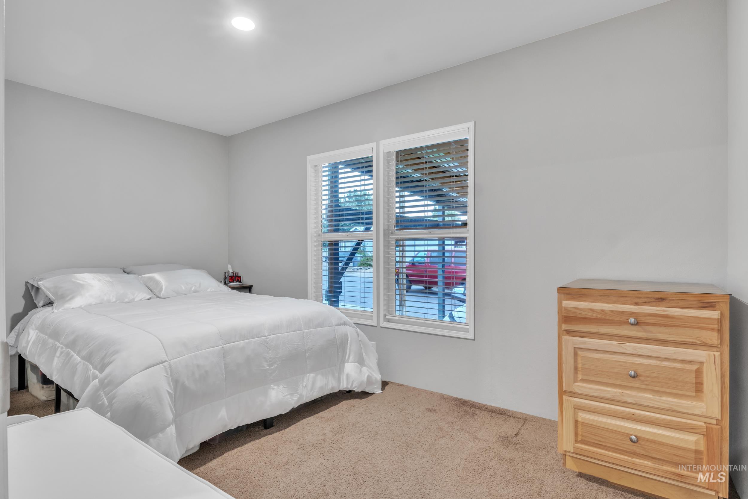 1011 N Fawn Lane