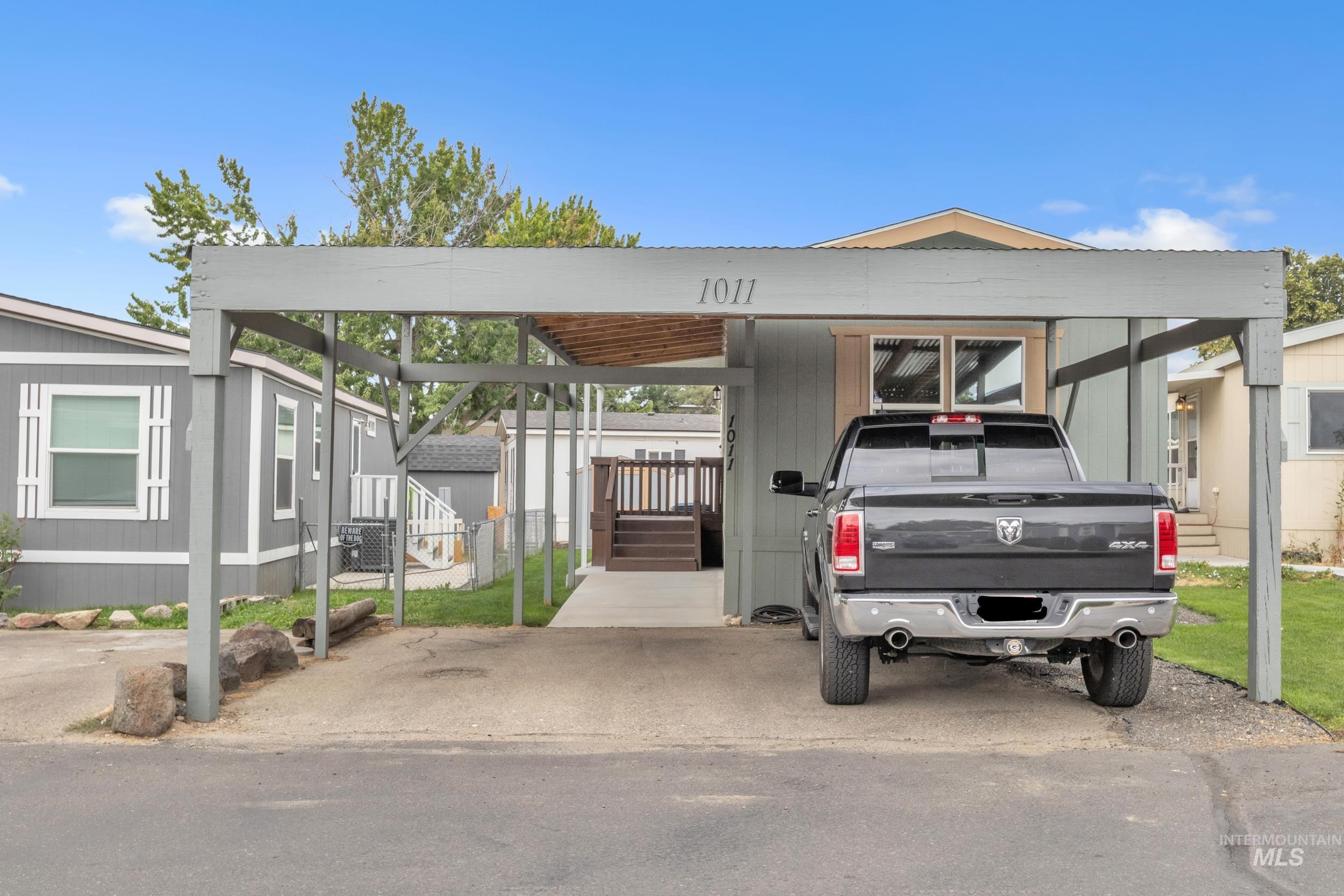 1011 N Fawn Lane