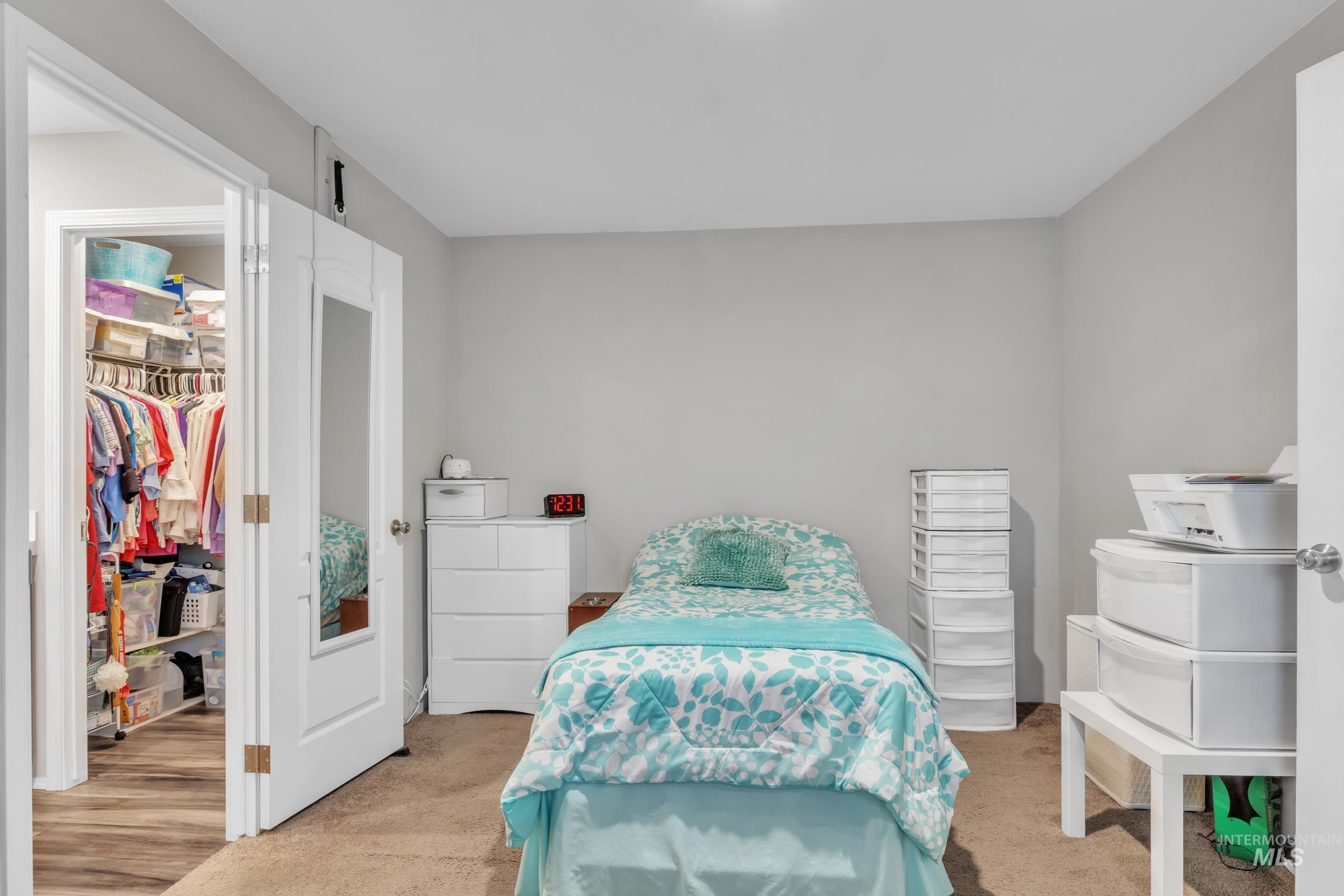 1011 N Fawn Lane