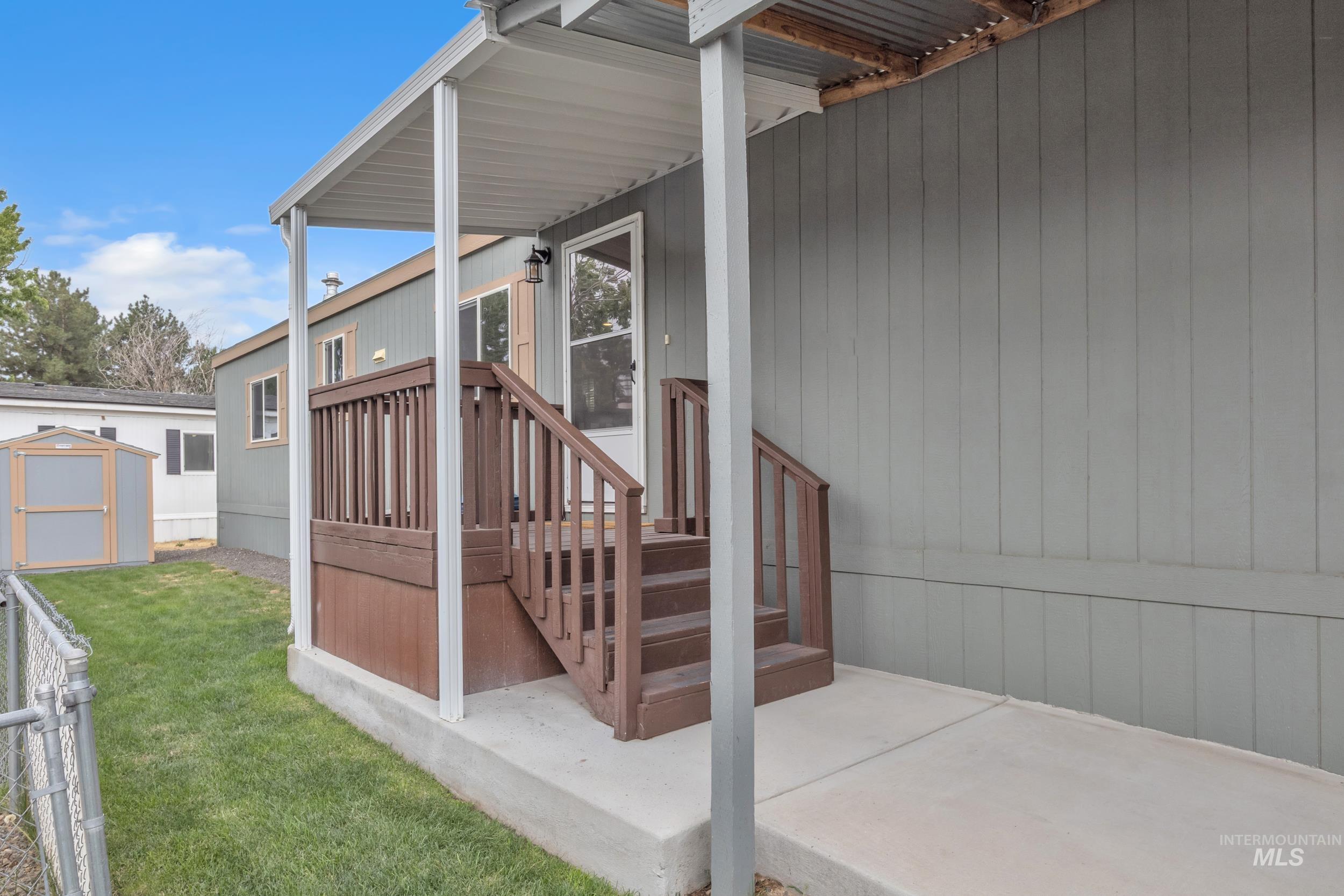 1011 N Fawn Lane