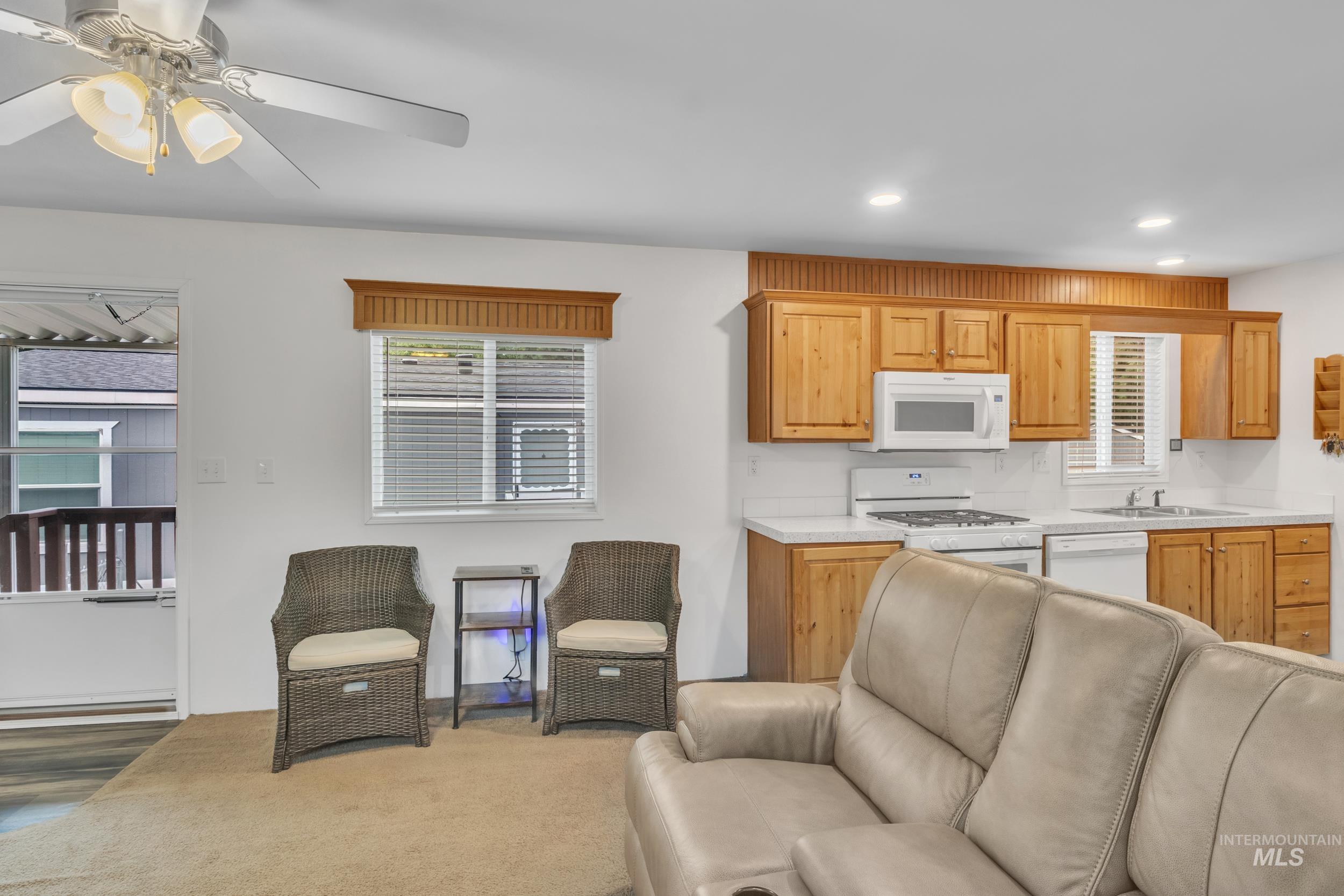 1011 N Fawn Lane