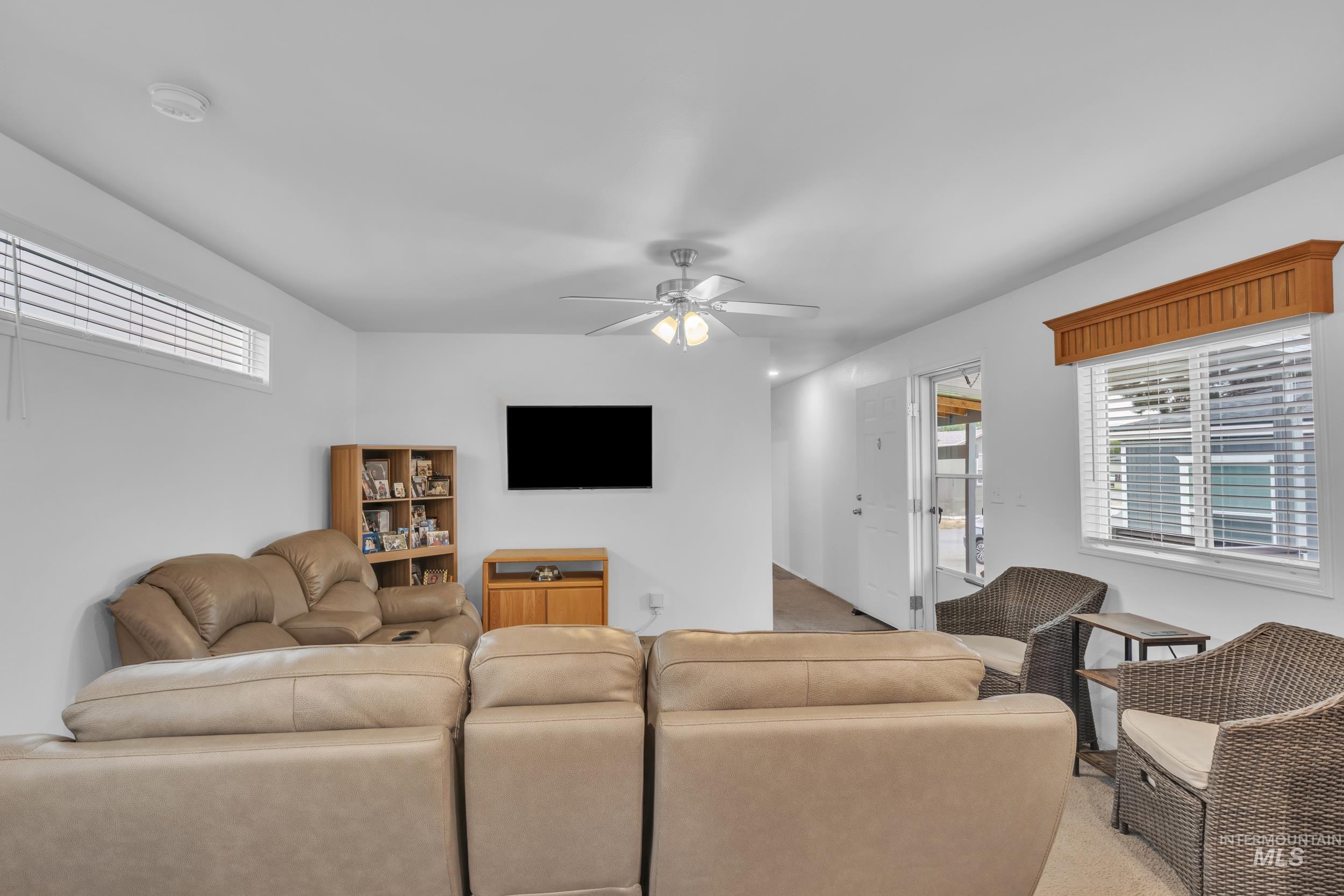 1011 N Fawn Lane