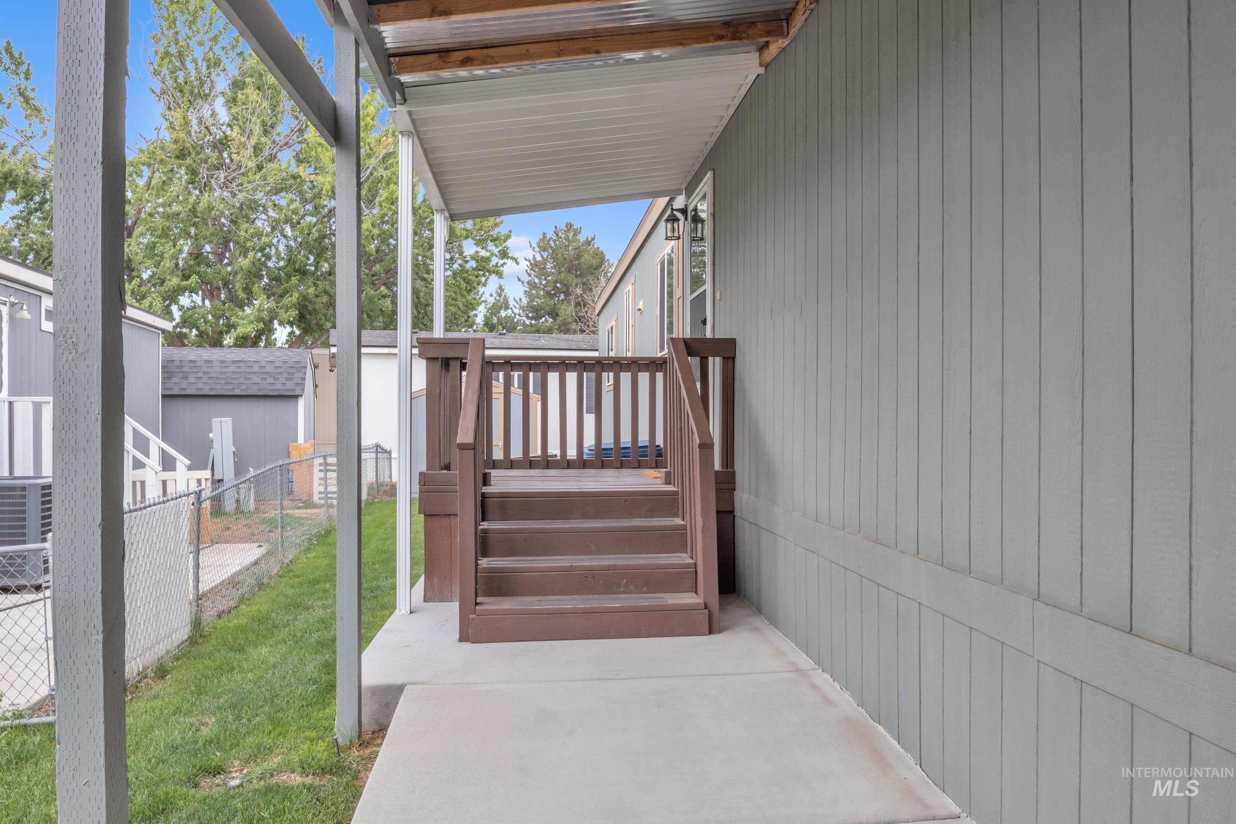 1011 N Fawn Lane