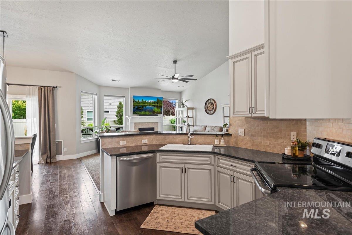 840 N Pine Brook Way