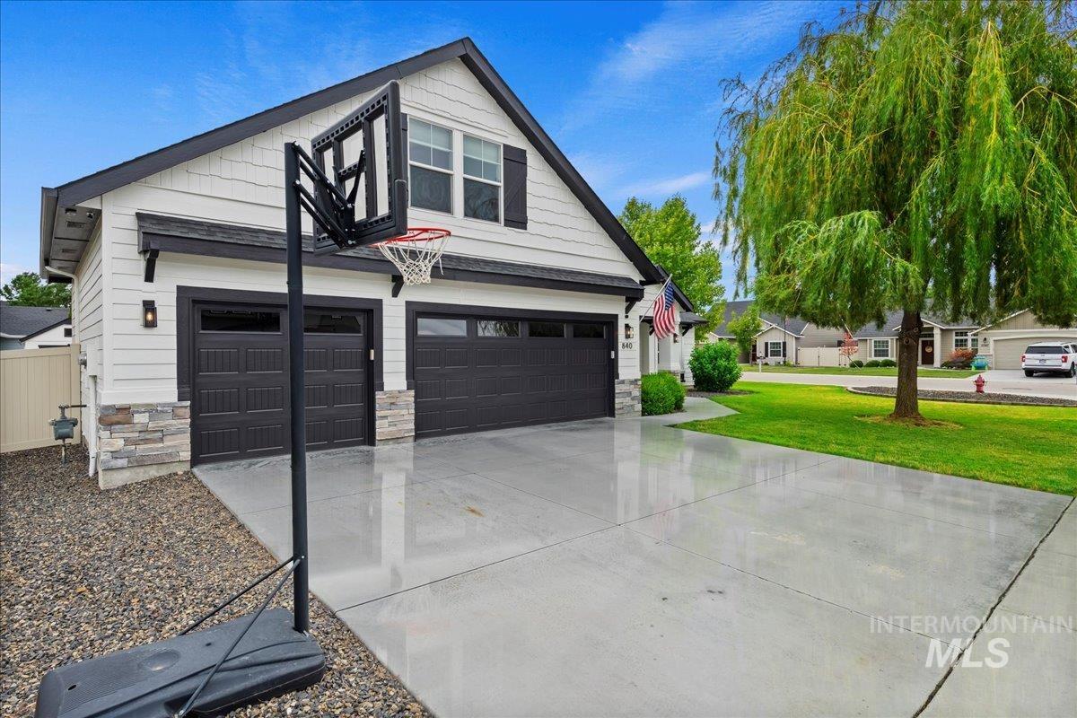 840 N Pine Brook Way