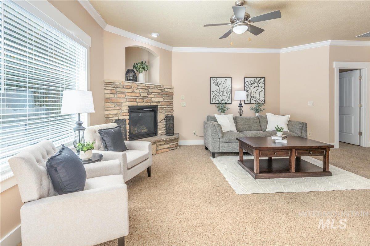 2371 E Powder River St