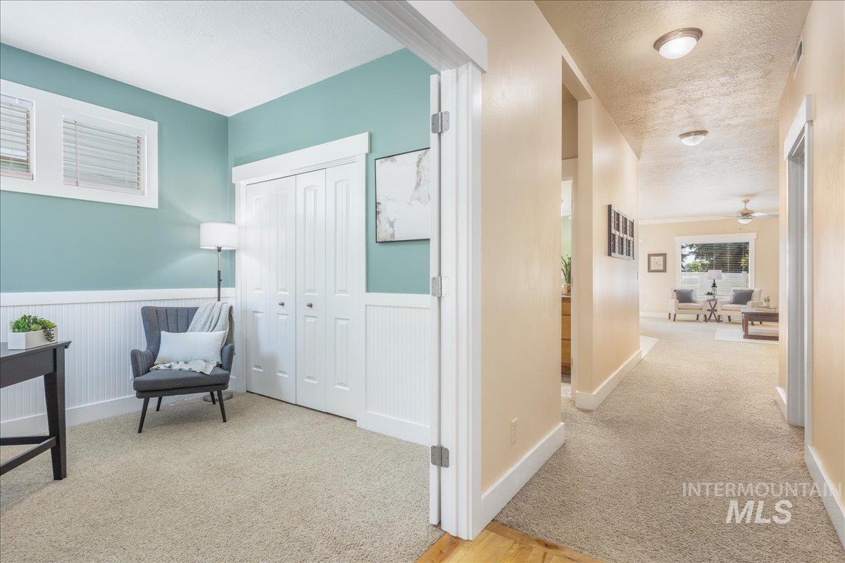 2371 E Powder River St