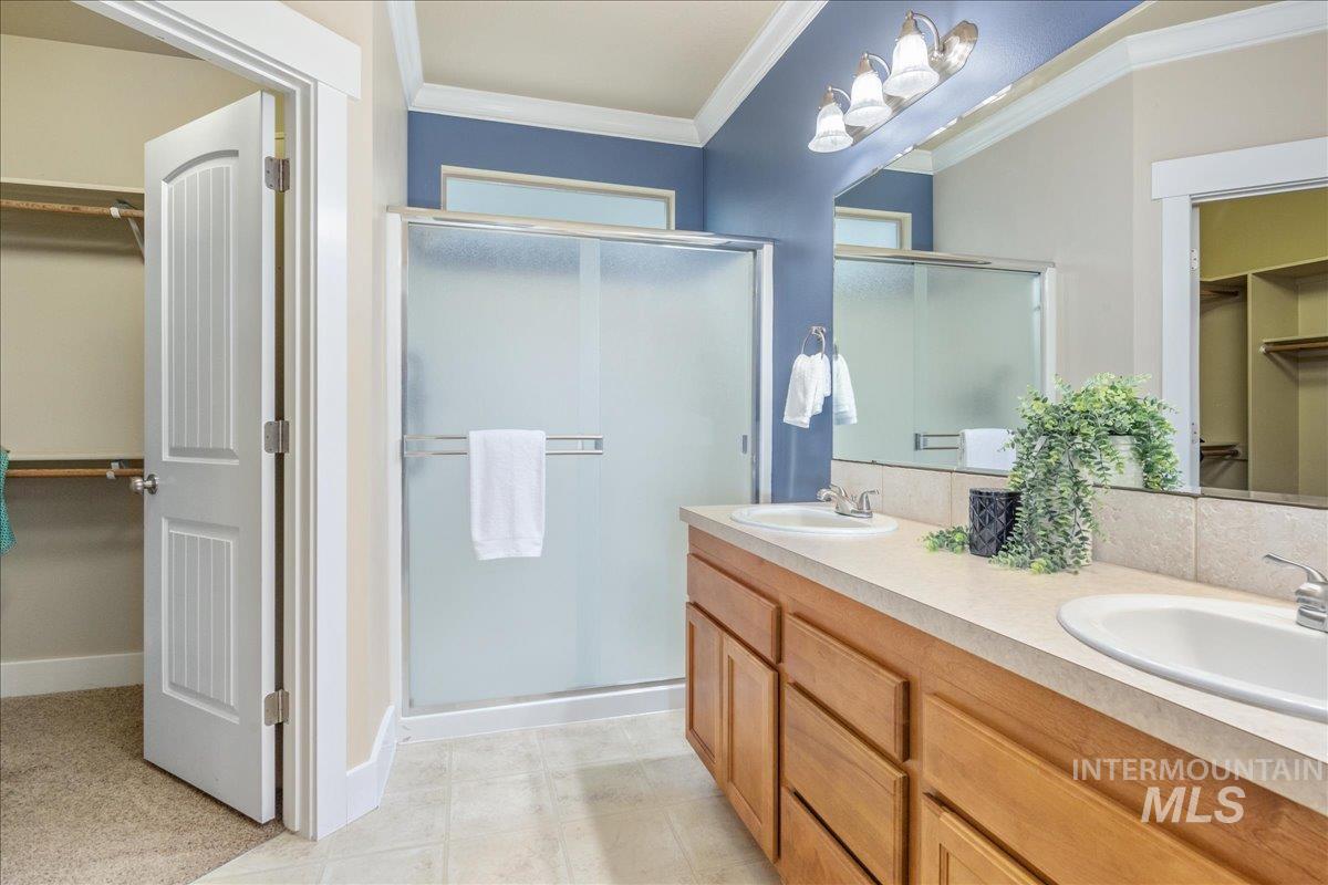 2371 E Powder River St