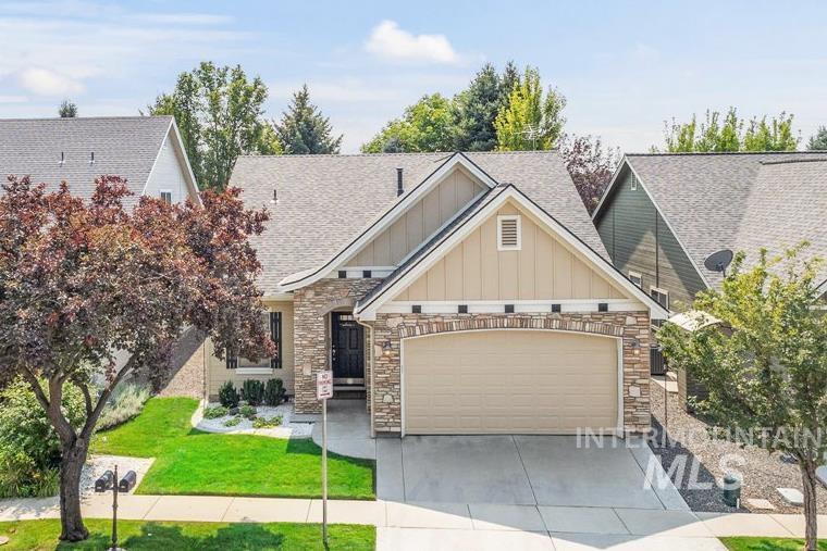 2371 E Powder River St