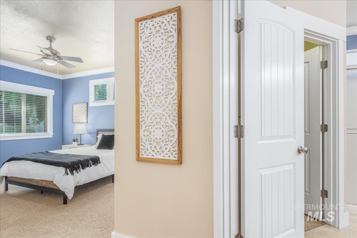 2371 E Powder River St