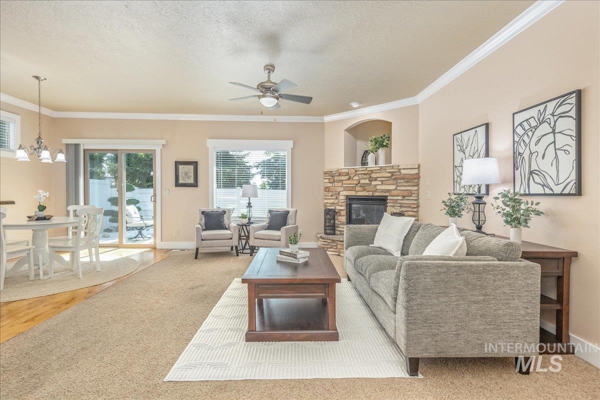 2371 E Powder River St