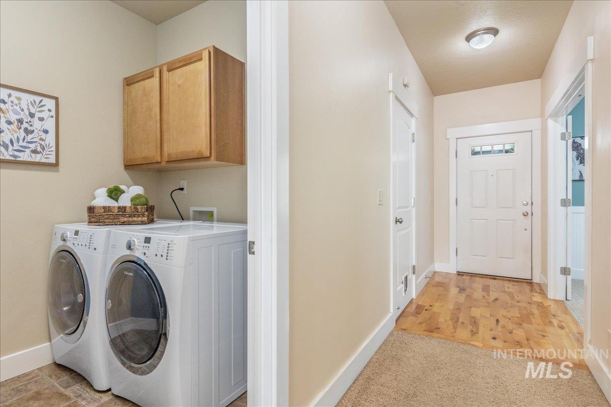 2371 E Powder River St