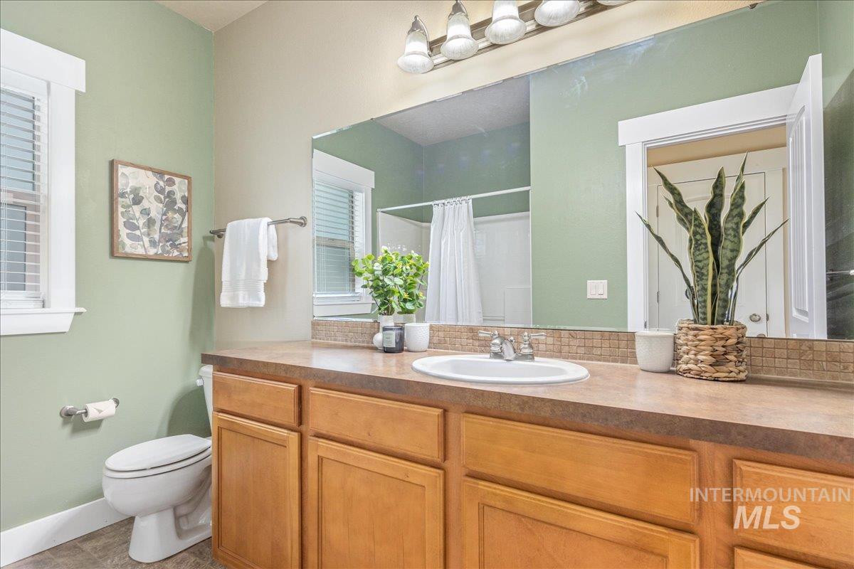 2371 E Powder River St