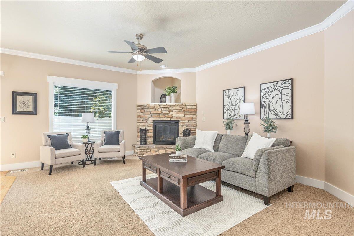 2371 E Powder River St