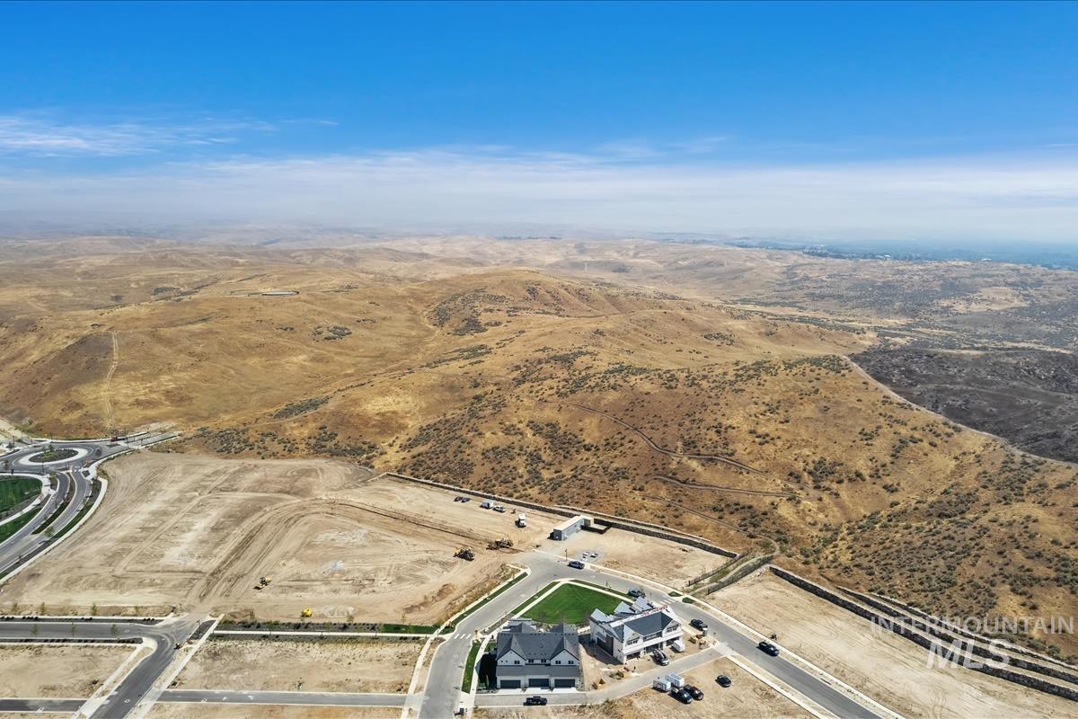 6252 N Holly Springs Ln