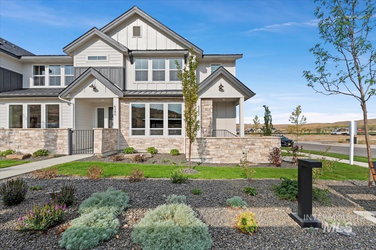 6252 N Holly Springs Ln