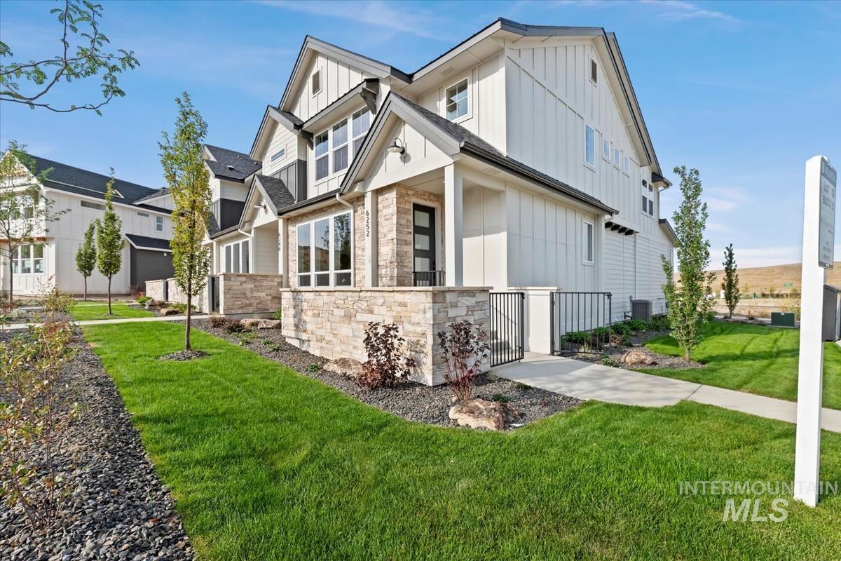 6252 N Holly Springs Ln