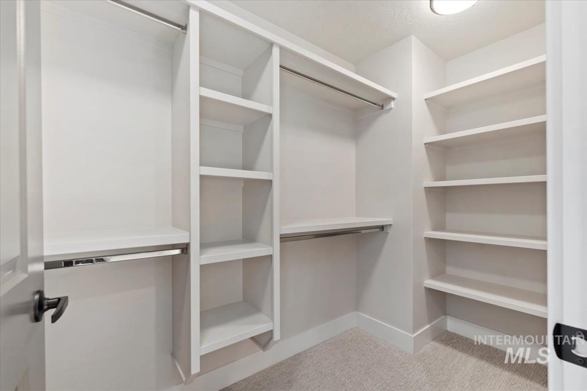 6252 N Holly Springs Ln