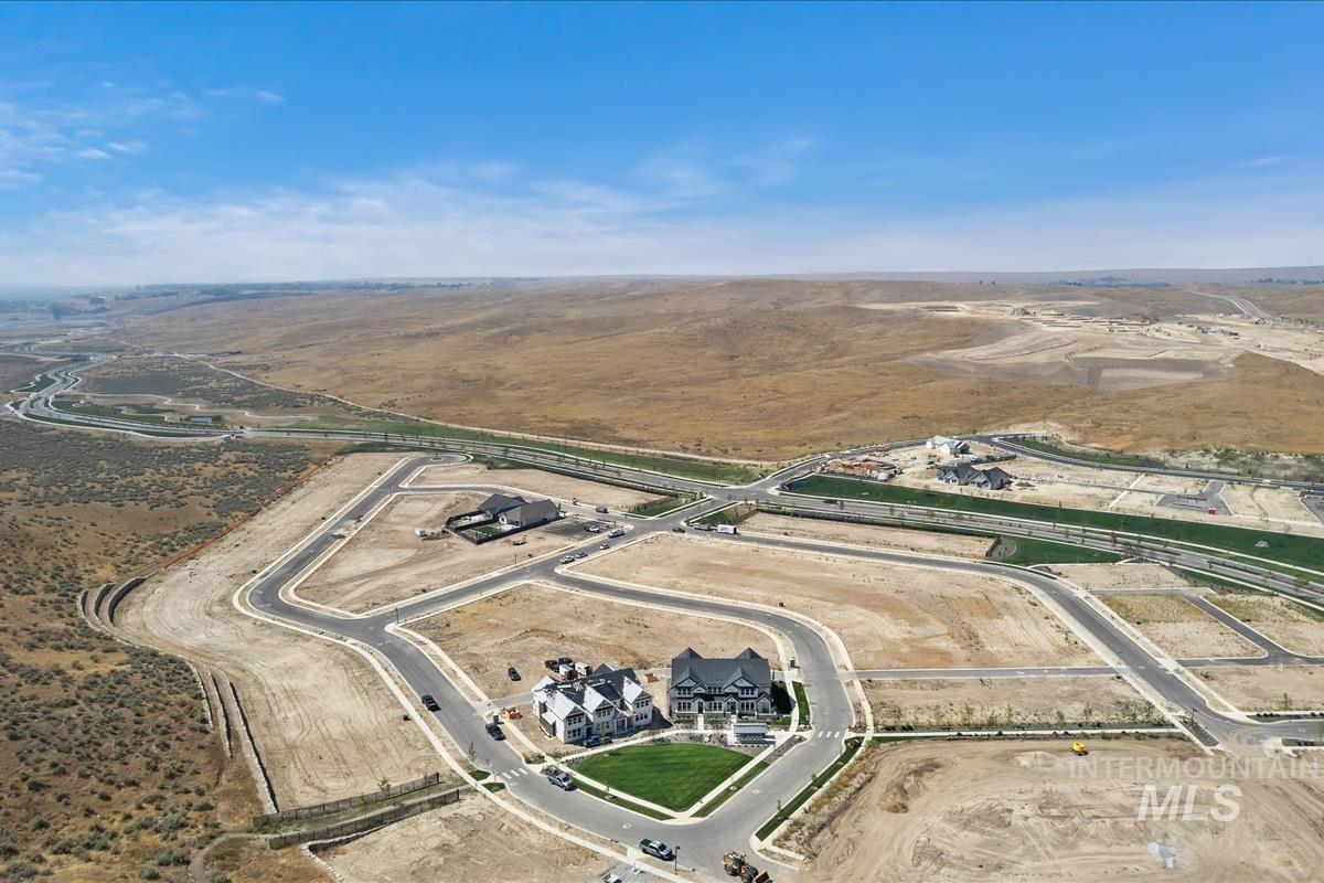 6252 N Holly Springs Ln