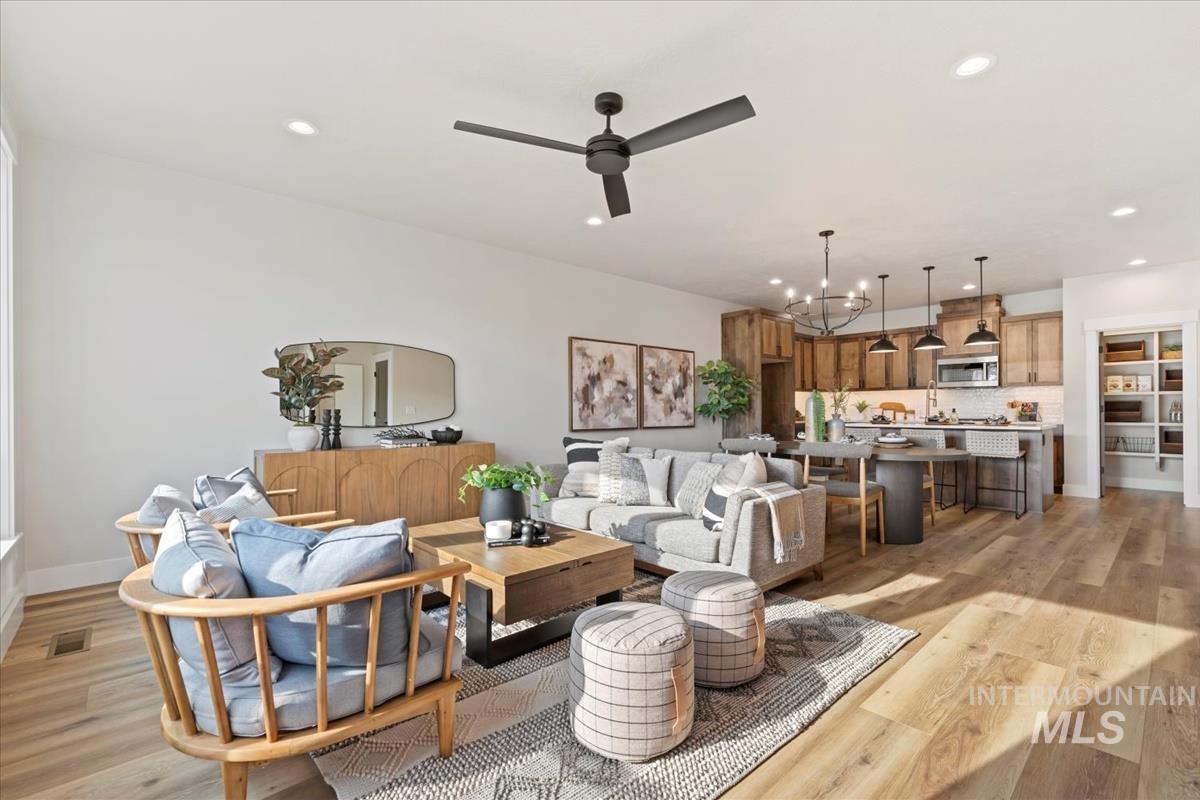 6252 N Holly Springs Ln