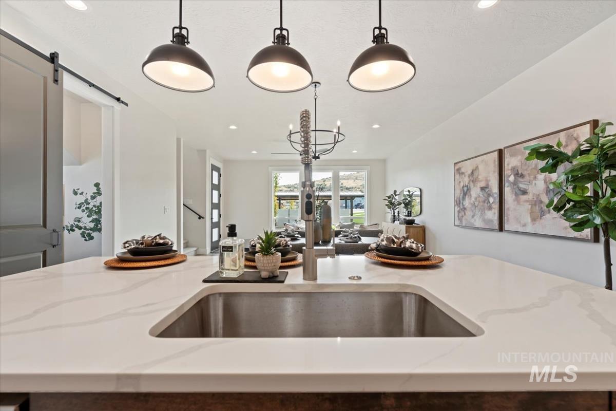 6252 N Holly Springs Ln