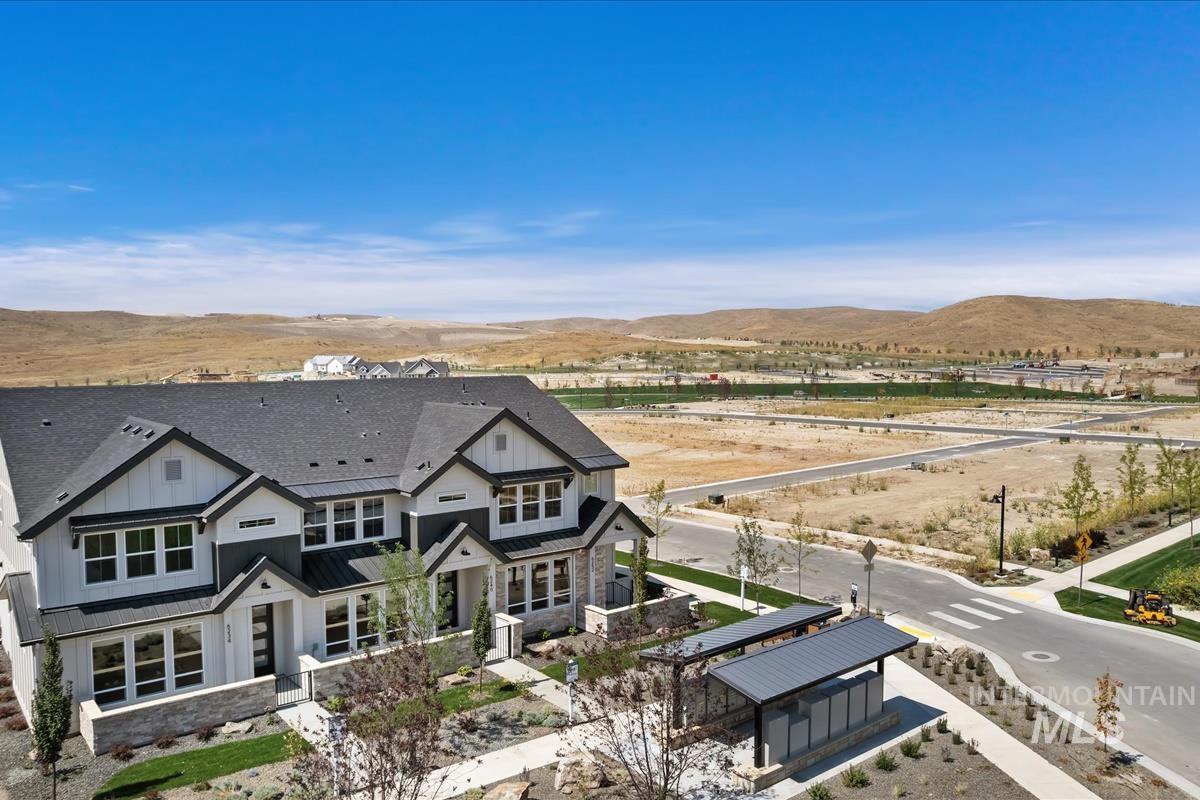 6252 N Holly Springs Ln