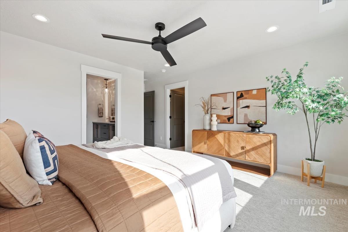 6252 N Holly Springs Ln