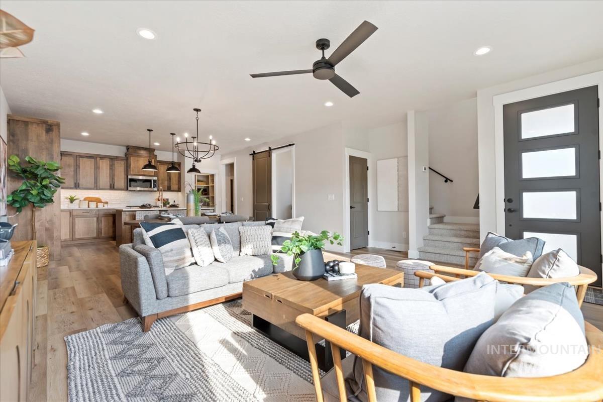 6252 N Holly Springs Ln