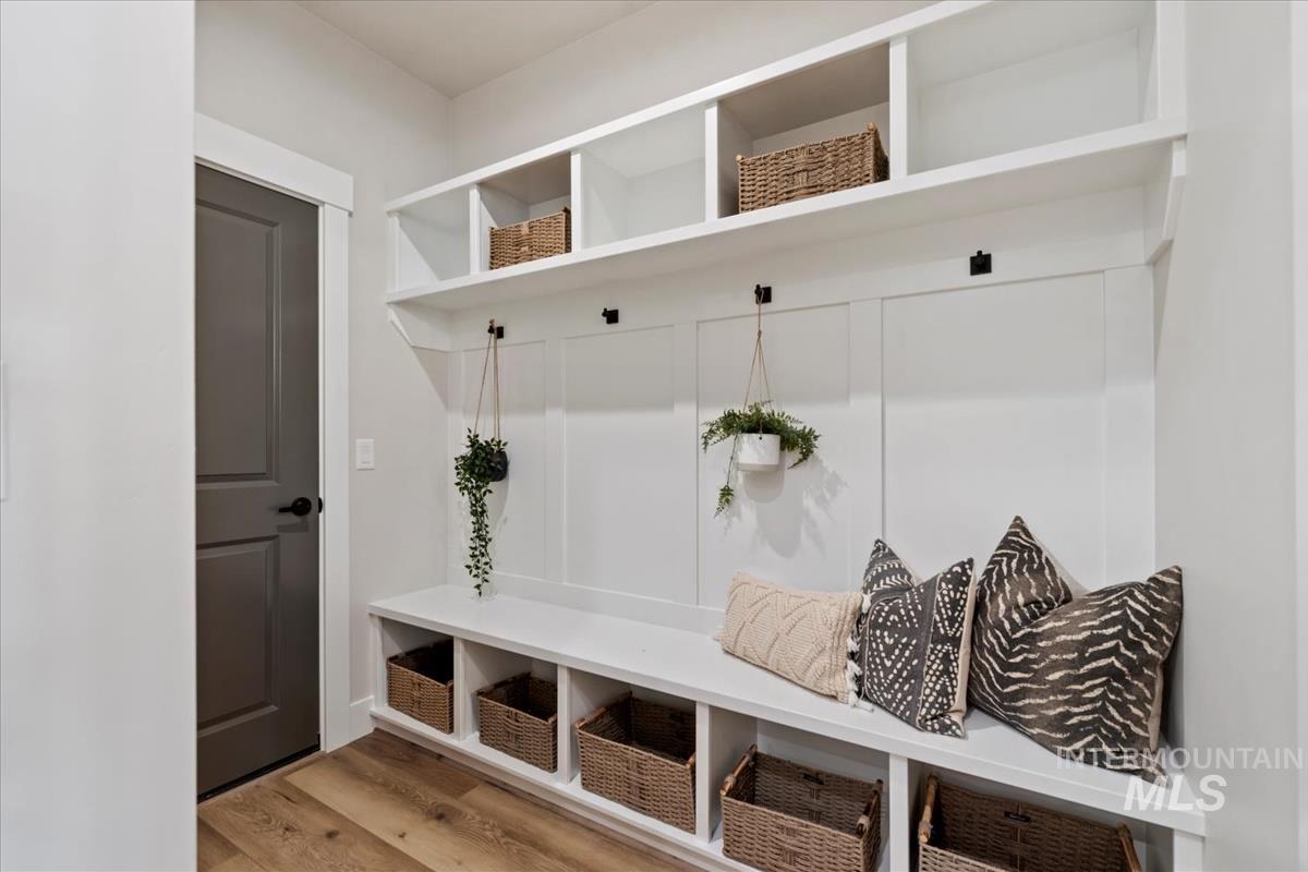 6252 N Holly Springs Ln