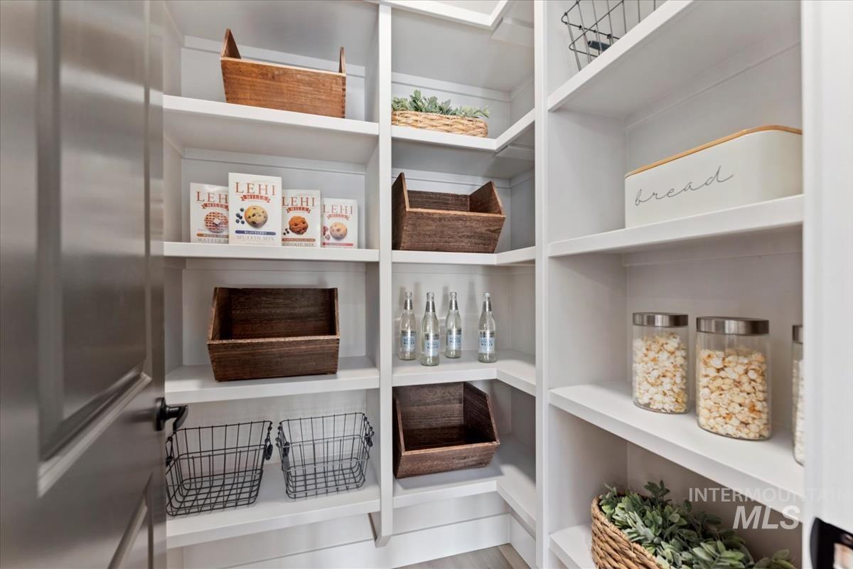 6252 N Holly Springs Ln