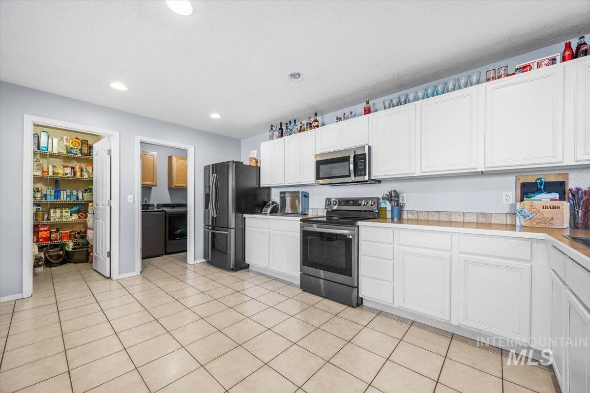 208 Parkland Way
