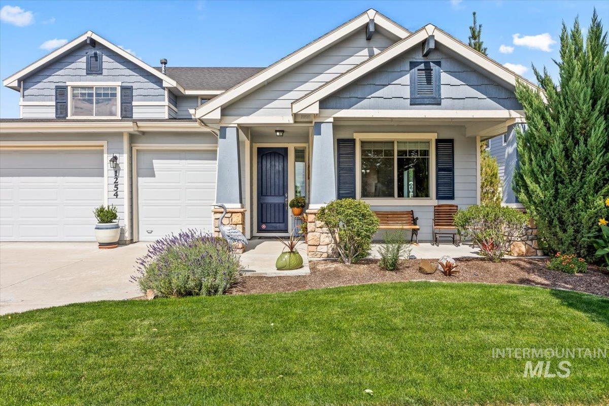 1254 La Reata Way