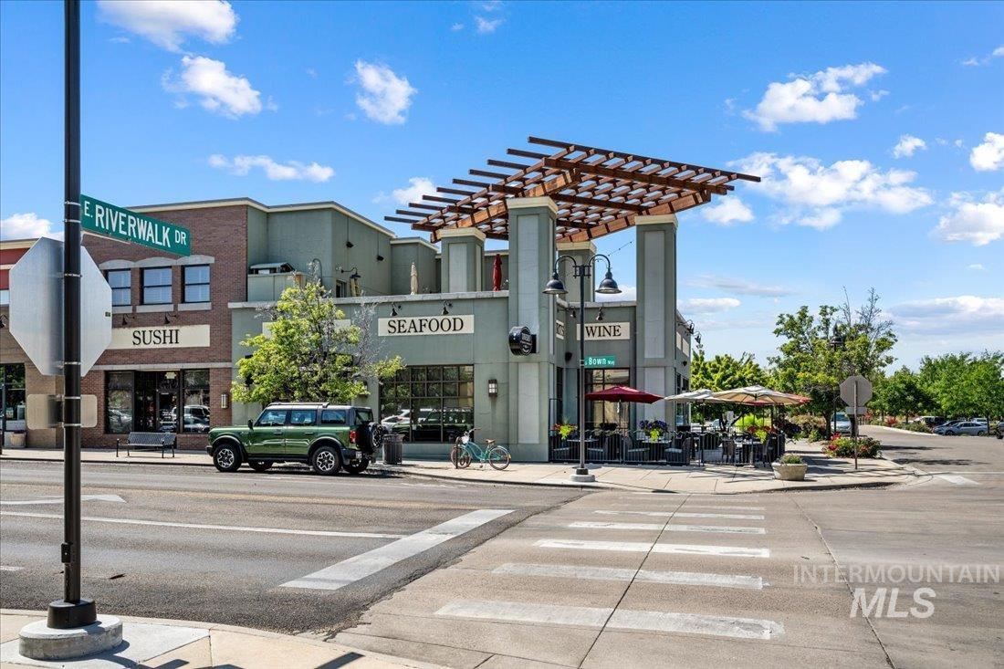 2399 E Riverwalk Dr. Unit: B-4, 202