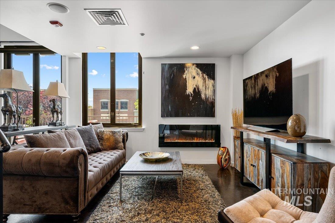 2399 E Riverwalk Dr. Unit: B-4, 202