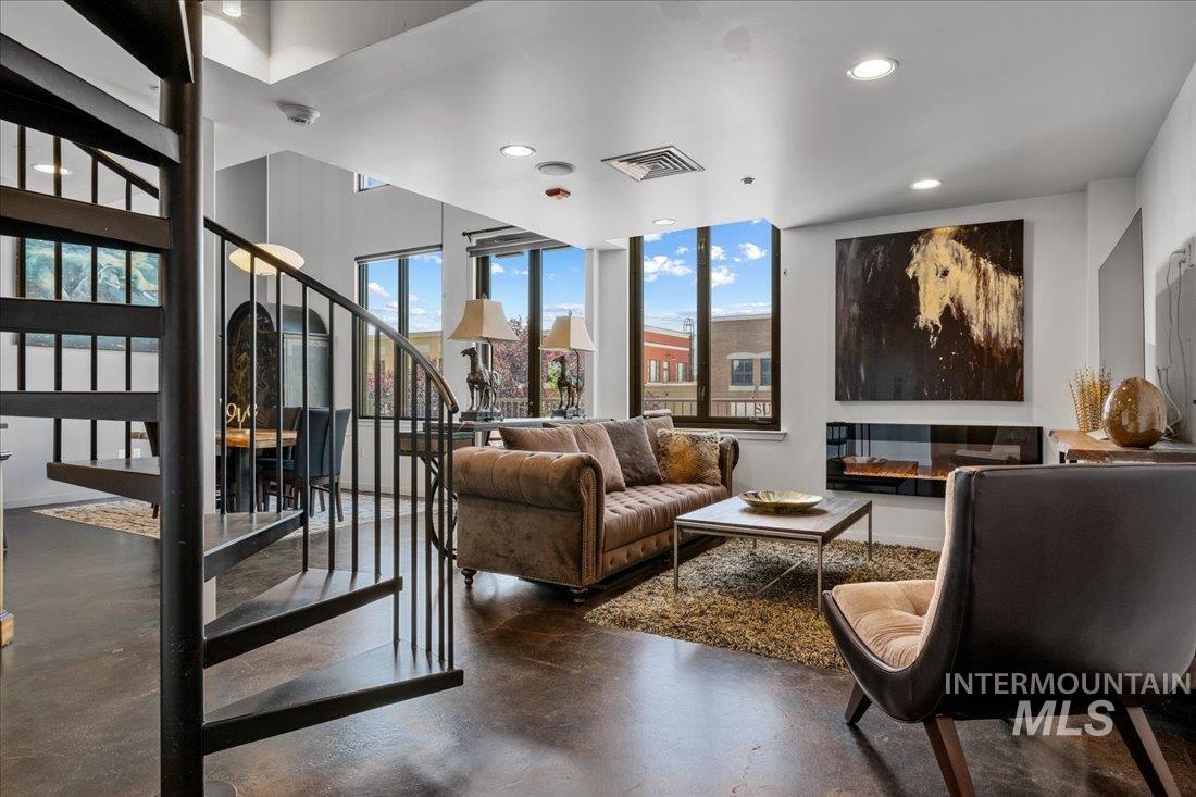 2399 E Riverwalk Dr. Unit: B-4, 202