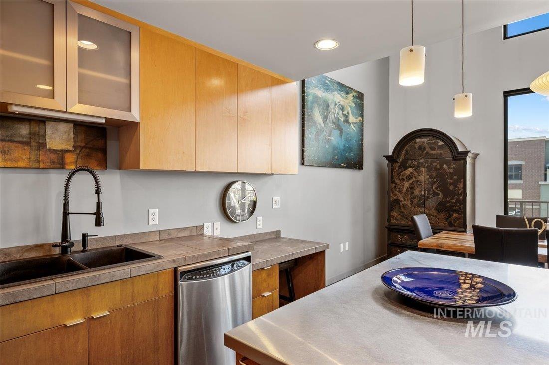 2399 E Riverwalk Dr. Unit: B-4, 202