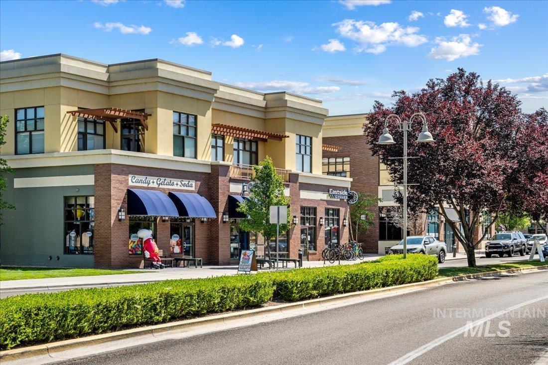 2399 E Riverwalk Dr. Unit: B-4, 202