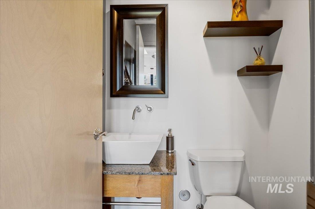 2399 E Riverwalk Dr. Unit: B-4, 202