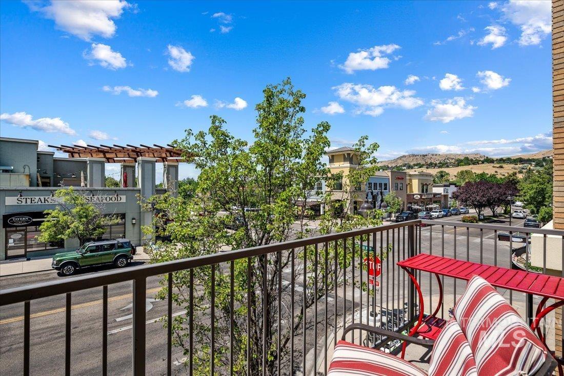 2399 E Riverwalk Dr. Unit: B-4, 202