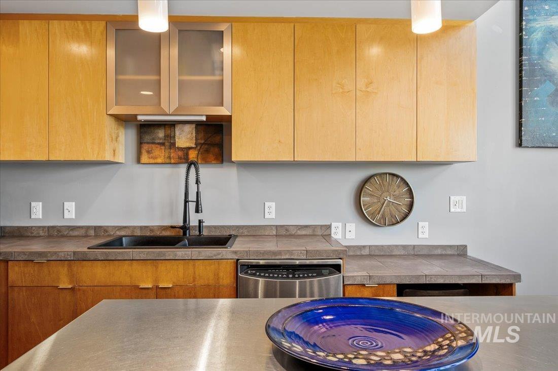 2399 E Riverwalk Dr. Unit: B-4, 202