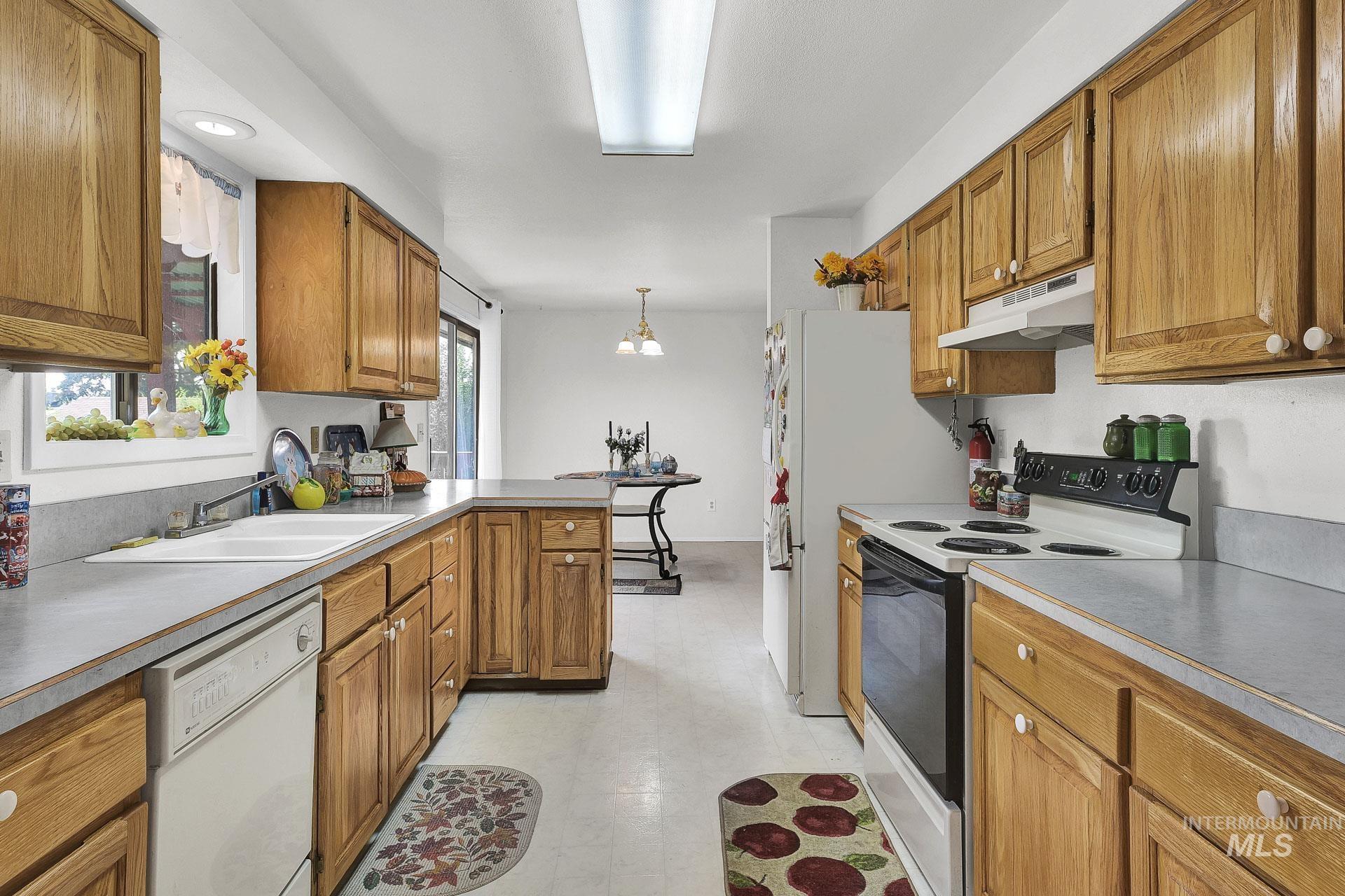 2175 Cherry Lane